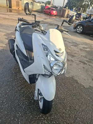 Yamaha Majesty S 2023 White