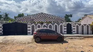 6 Bedroom House for Sale in Gbawe Top Base