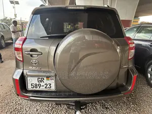 Toyota RAV4 2014 Gray