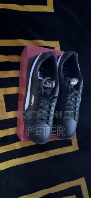 Puma Classic Sneakers - Brand New