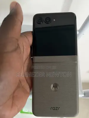 New Motorola Razr 2026 256GB Gray