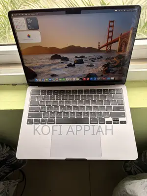 Apple MacBook Air 2022 M2 8GB RAM 256GB SSD