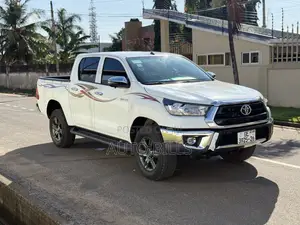 New Toyota Hilux Active 2026 White
