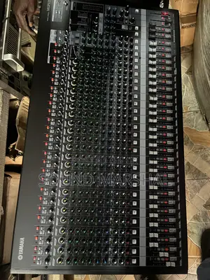 Yamaha MGP32X 32-Channel Professional Mixer