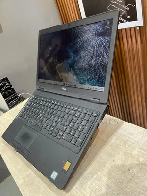 Dell Latitude 15 5580 Laptop - Intel Core i7, 4GB RAM, 128GB SSD