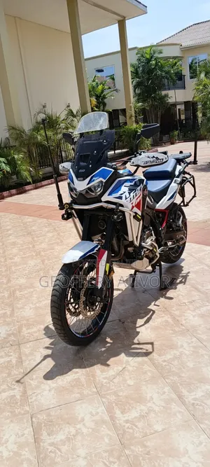 Honda Africa Twin 2024 - White