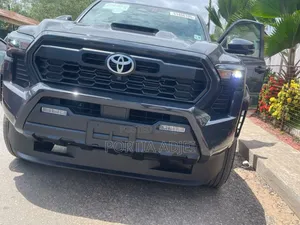 2025 Toyota Tacoma TRD Sport Double Cab 4WD Gray