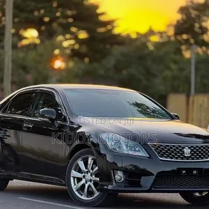 Toyota Crown 2010 Black