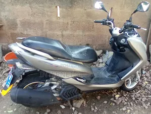 Yamaha Majesty 2019 Scooter - Gray