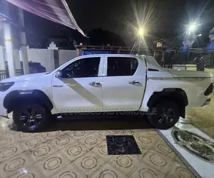 2021 Toyota Hilux Revo Double Cab Petrol 2.7 AWD White