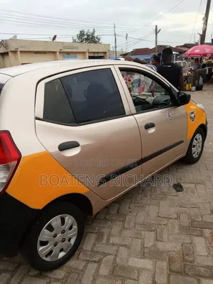 Hyundai i10 2011 Brown