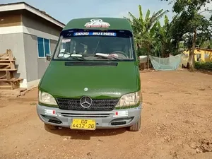Mercedes-Benz Sprinter 2010 Green