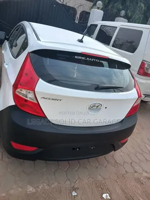 Hyundai Accent 2012 Hatchback