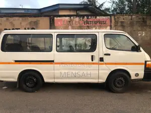 Toyota HiAce 2003 White