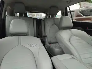 2022 Toyota Highlander XLE Blue