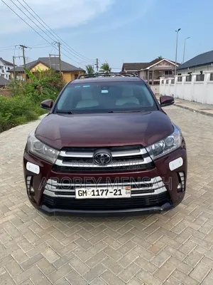2019 Toyota Highlander LE Plus Burgundy