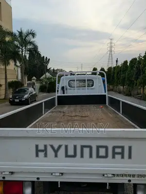 Hyundai Mighty Straight Engine Truck