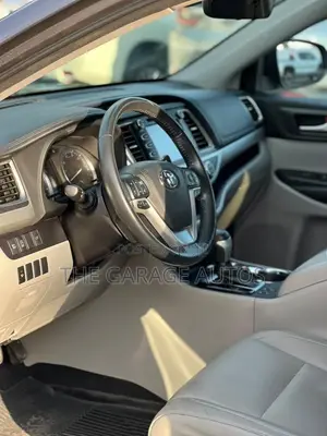 2018 Toyota Highlander XLE 4x4 V6 SUV