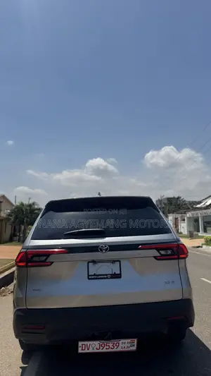 Toyota Highlander XLE AWD 2024 Silver