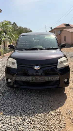 Toyota Sienta 1.5 FWD 2014 Burgundy