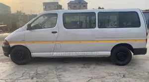 Toyota HiAce 2002 Silver
