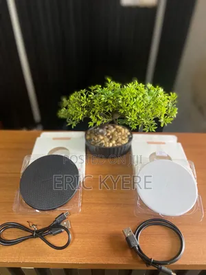 Universal Qi Standard Fast Wireless Charging Pad