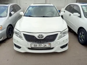 Toyota Camry SE 2010 White