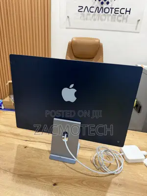 Apple iMac M3 24-inch Desktop Computer