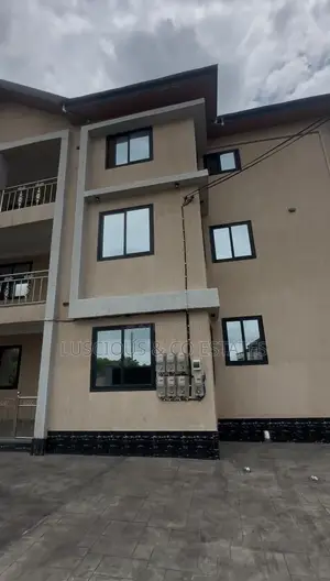 6-Bedroom House for Sale in New-Juaben Municipal