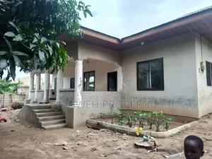 4 Bedroom House for Sale in Kenyase, Kumasi