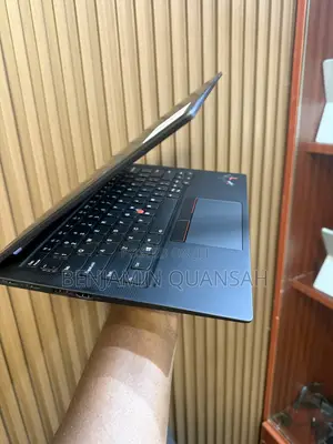 Lenovo ThinkPad X1 Carbon Gen 9 Laptop