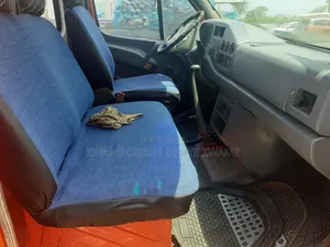 Mercedes-Benz Sprinter 2010 Orange