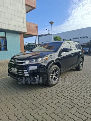 2019 Toyota Highlander LE Plus Black