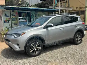 2018 Toyota RAV4 XLE SUV AWD