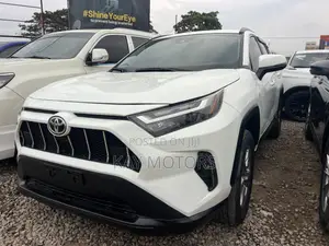 Toyota RAV4 XLE AWD 2024 White