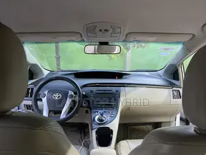 Toyota Prius 2010 White