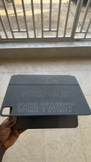 Apple iPad Pro 13" (2025) 32GB Black