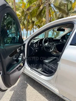 Mercedes-Benz C300 Luxury 4Matic Sedan 2016 Silver