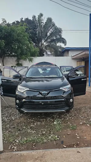 Toyota RAV4 2018 Black Hybrid Sunroof