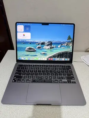 Apple MacBook Air 2022 M2 8GB RAM 256GB SSD