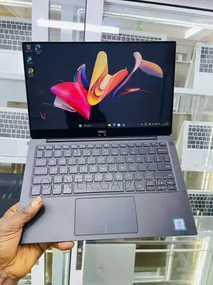 Dell XPS 13 9370 Laptop - Core i5, 8GB RAM, 256GB SSD