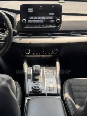 Mitsubishi Outlander 2023 - Gray