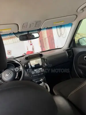 2015 Kia Soul ! 4dr Wagon (2.0L 4cyl 6A) White