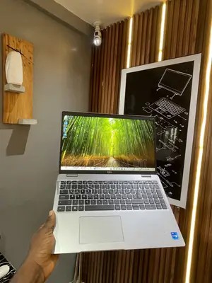 Dell Latitude 5520 Laptop - Intel Core i5, 8GB RAM, 256GB SSD
