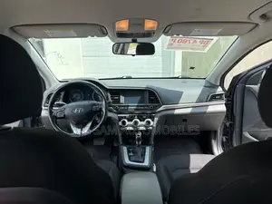 Hyundai Elantra Limited 2020 Gray