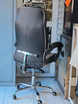 Executive Adjustable Swivel Office Chair - Brand New
