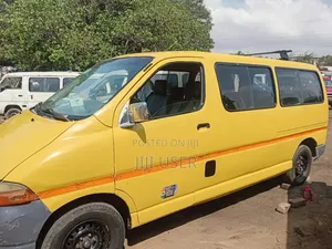 Toyota HiAce 2010