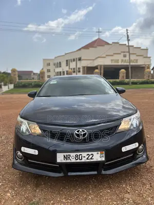 2013 Toyota Camry SE Sedan