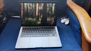 Apple MacBook Pro 13" Intel Core M2 16GB RAM 1TB SSD