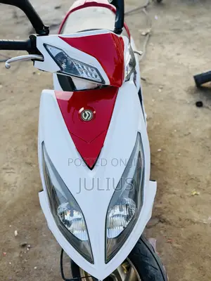 SYM Jet 150 Scooter - White